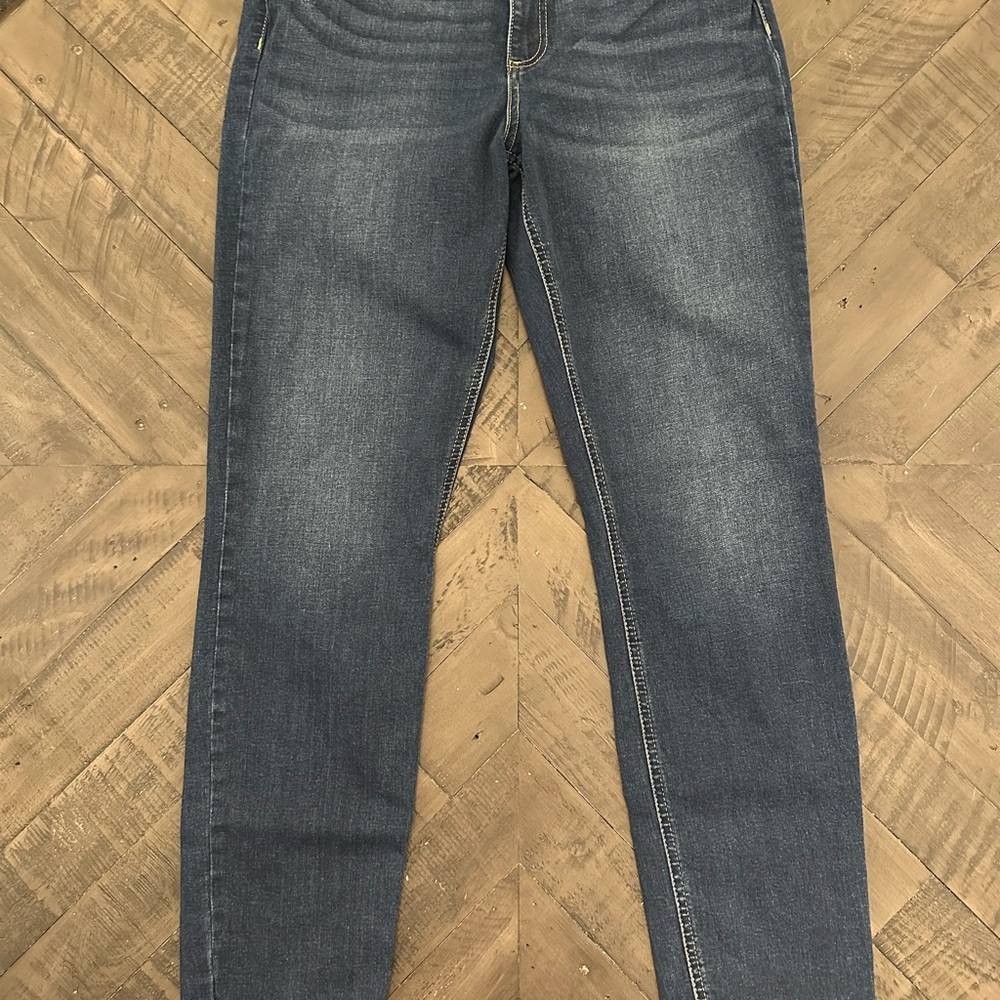 Classic Blue Straight Leg Jeans with Authentic Denim Look